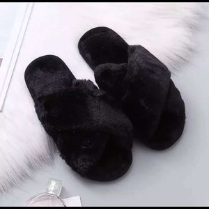 Fluffy house slippers NEW